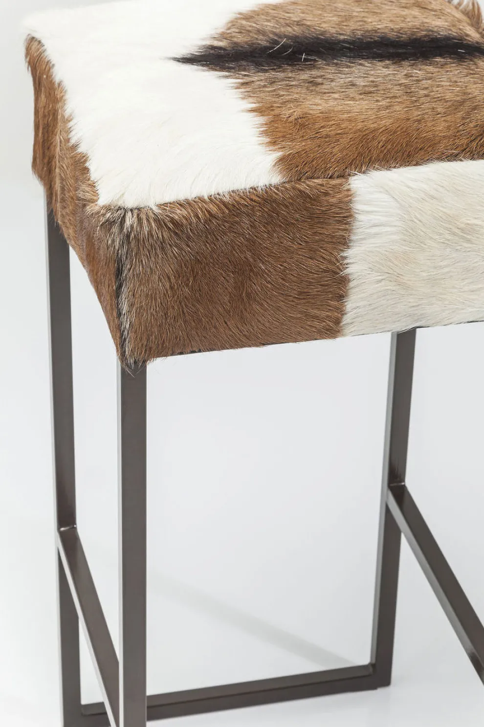 Barkruk Country Life