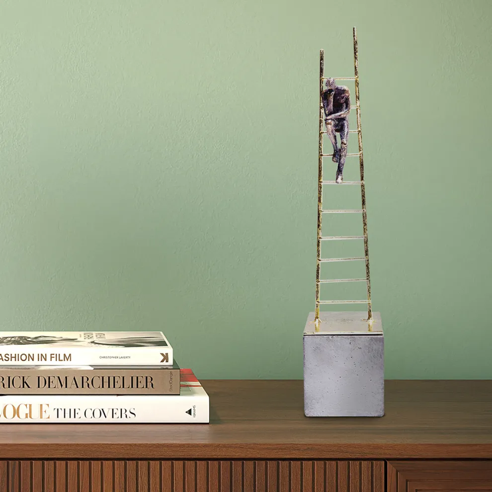 Decofiguur Elements Climbing Man