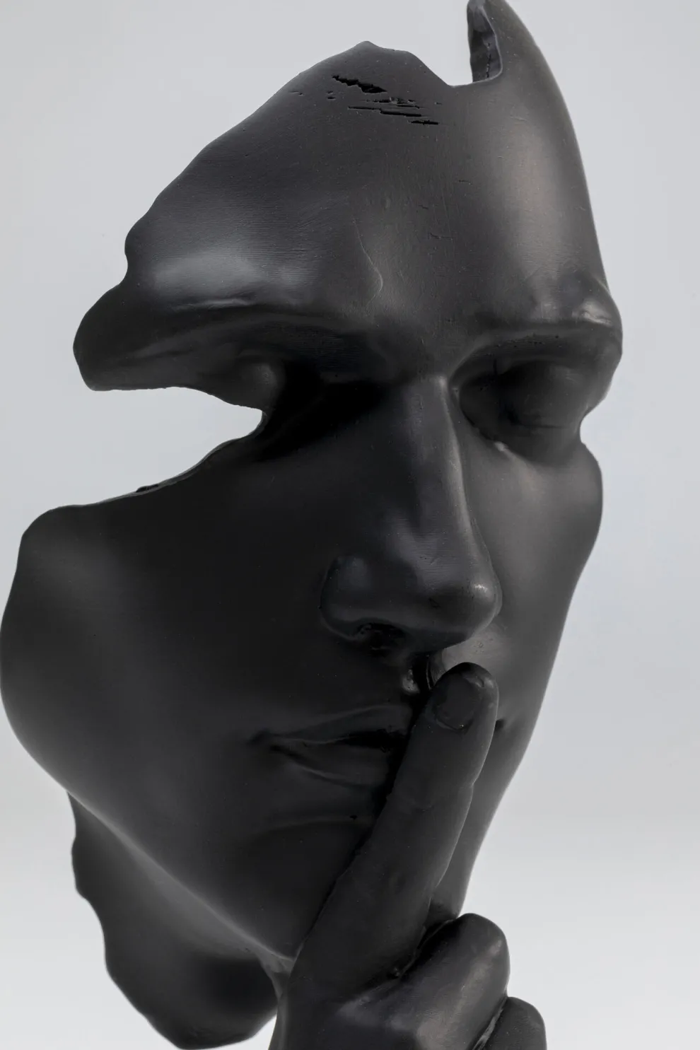 Decofiguur Quiet Face Black 31cm