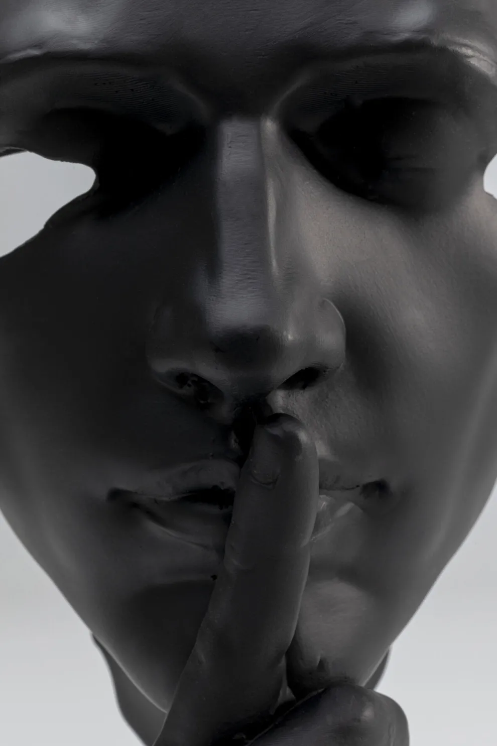 Decofiguur Quiet Face Black 31cm